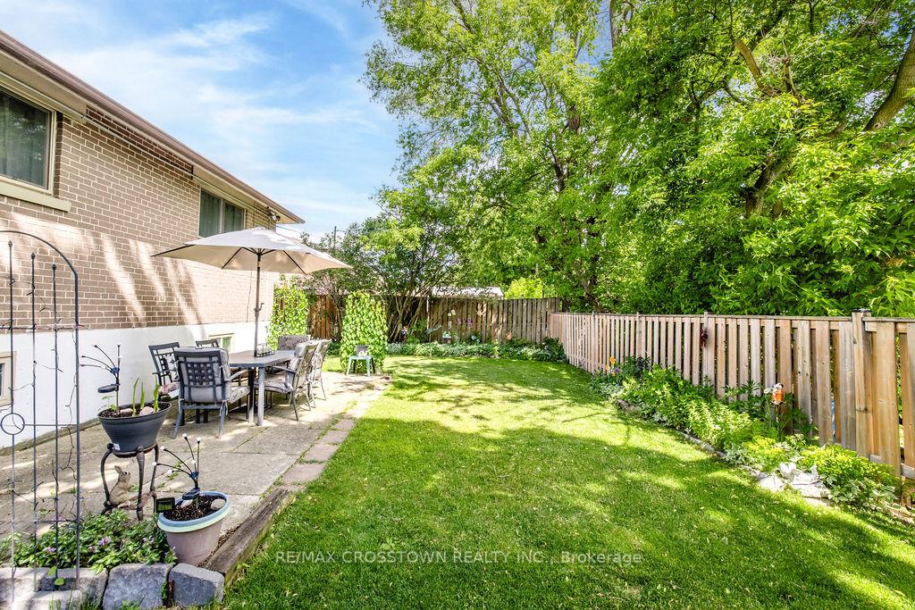 Photo 41 of 865 Krosno Boulevard, Pickering, Bay Ridges — HOMEH
