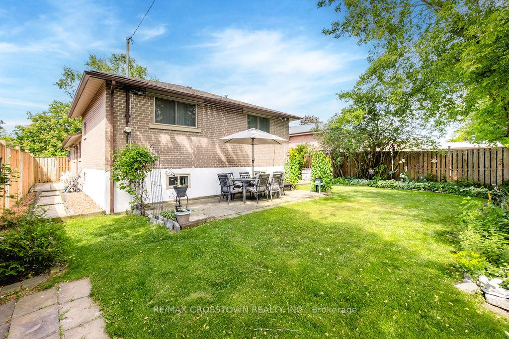 Photo 43 of 865 Krosno Boulevard, Pickering, Bay Ridges — HOMEH