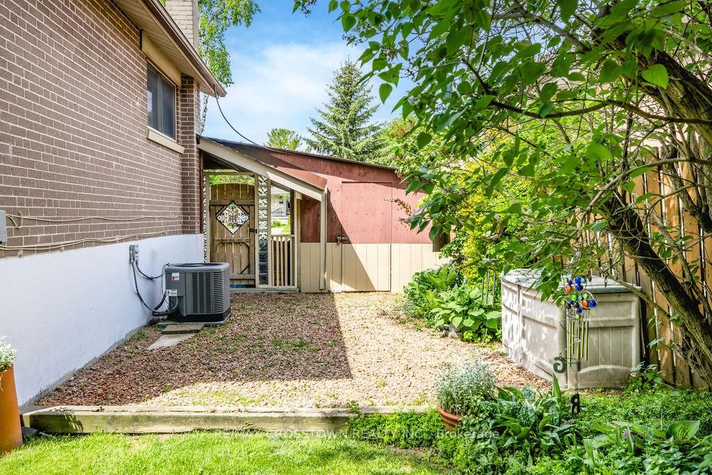 Photo 44 of 865 Krosno Boulevard, Pickering, Bay Ridges — HOMEH