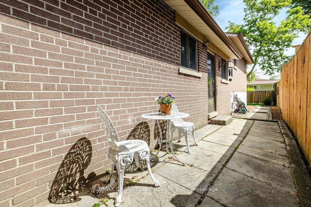 Photo 45 of 865 Krosno Boulevard, Pickering, Bay Ridges — HOMEH