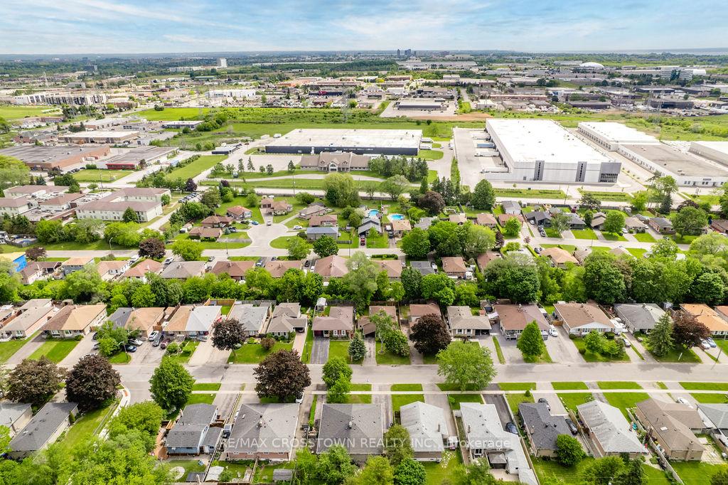 Photo 47 of 865 Krosno Boulevard, Pickering, Bay Ridges — HOMEH