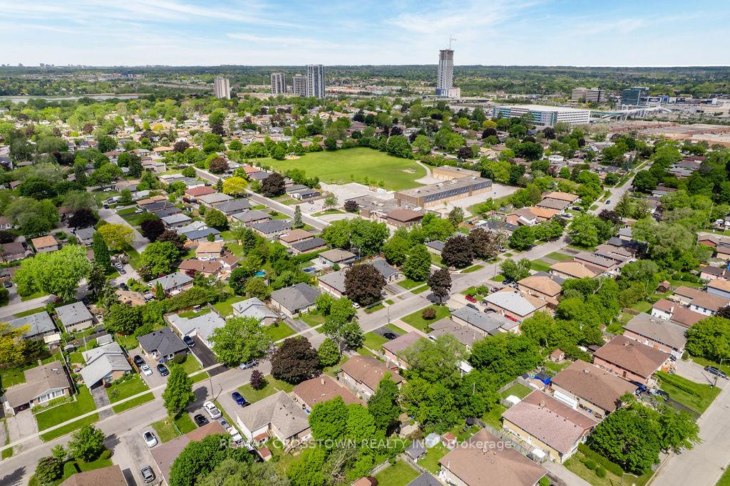 Photo 48 of 865 Krosno Boulevard, Pickering, Bay Ridges — HOMEH