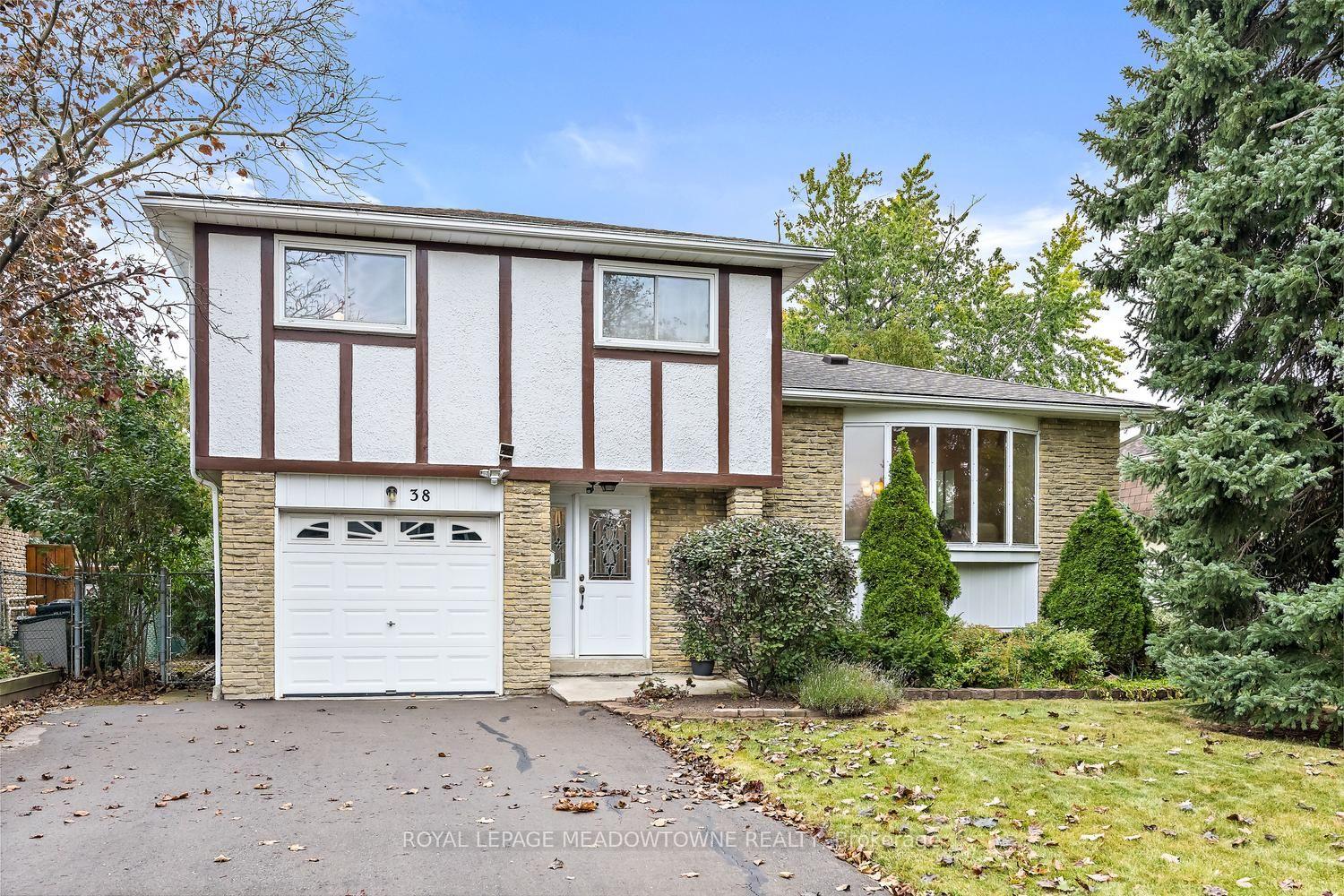 Photo 2 of 38 Jasper Crescent, Brampton, Northgate — HOMEH
