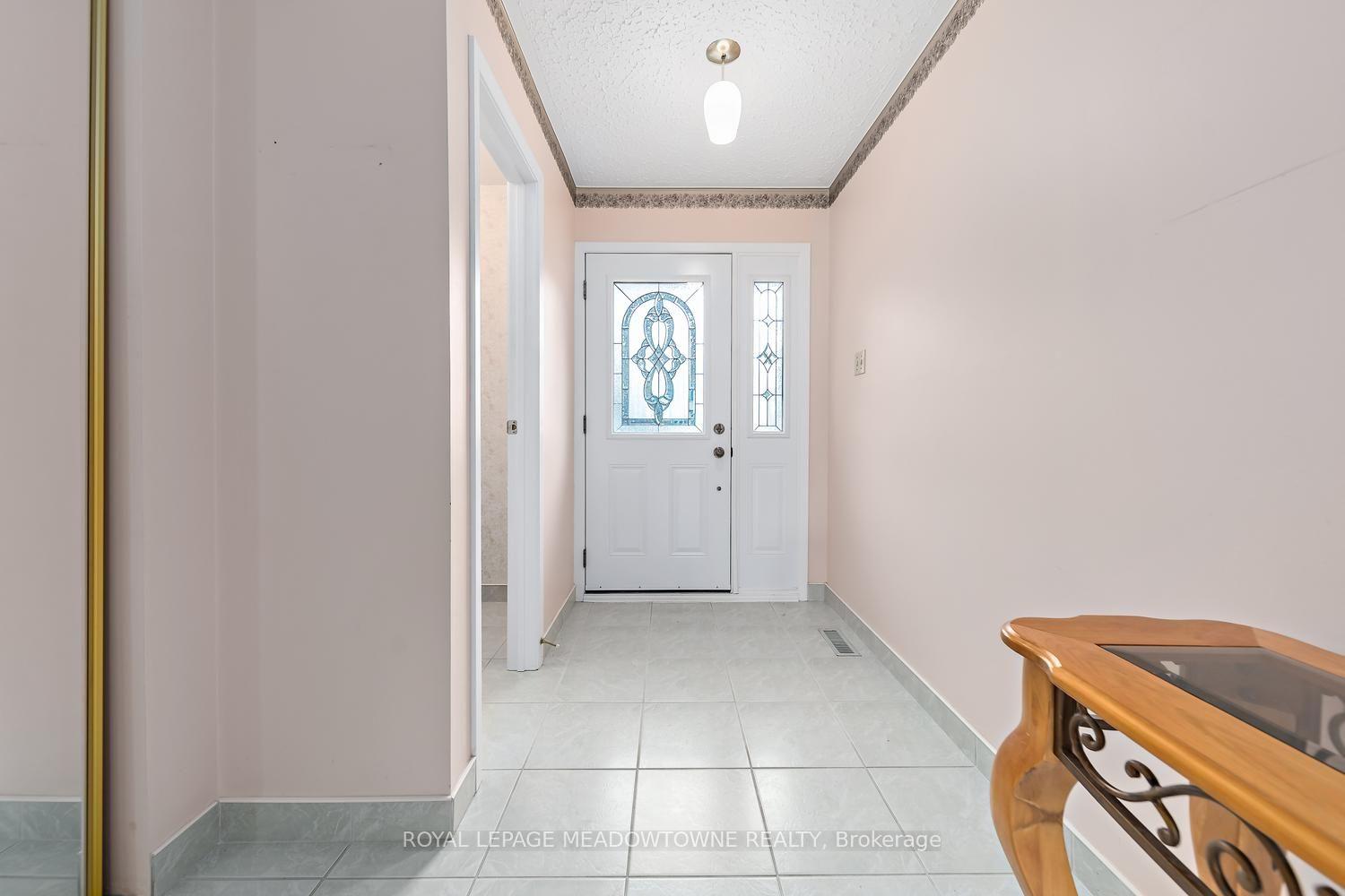 Photo 5 of 38 Jasper Crescent, Brampton, Northgate — HOMEH