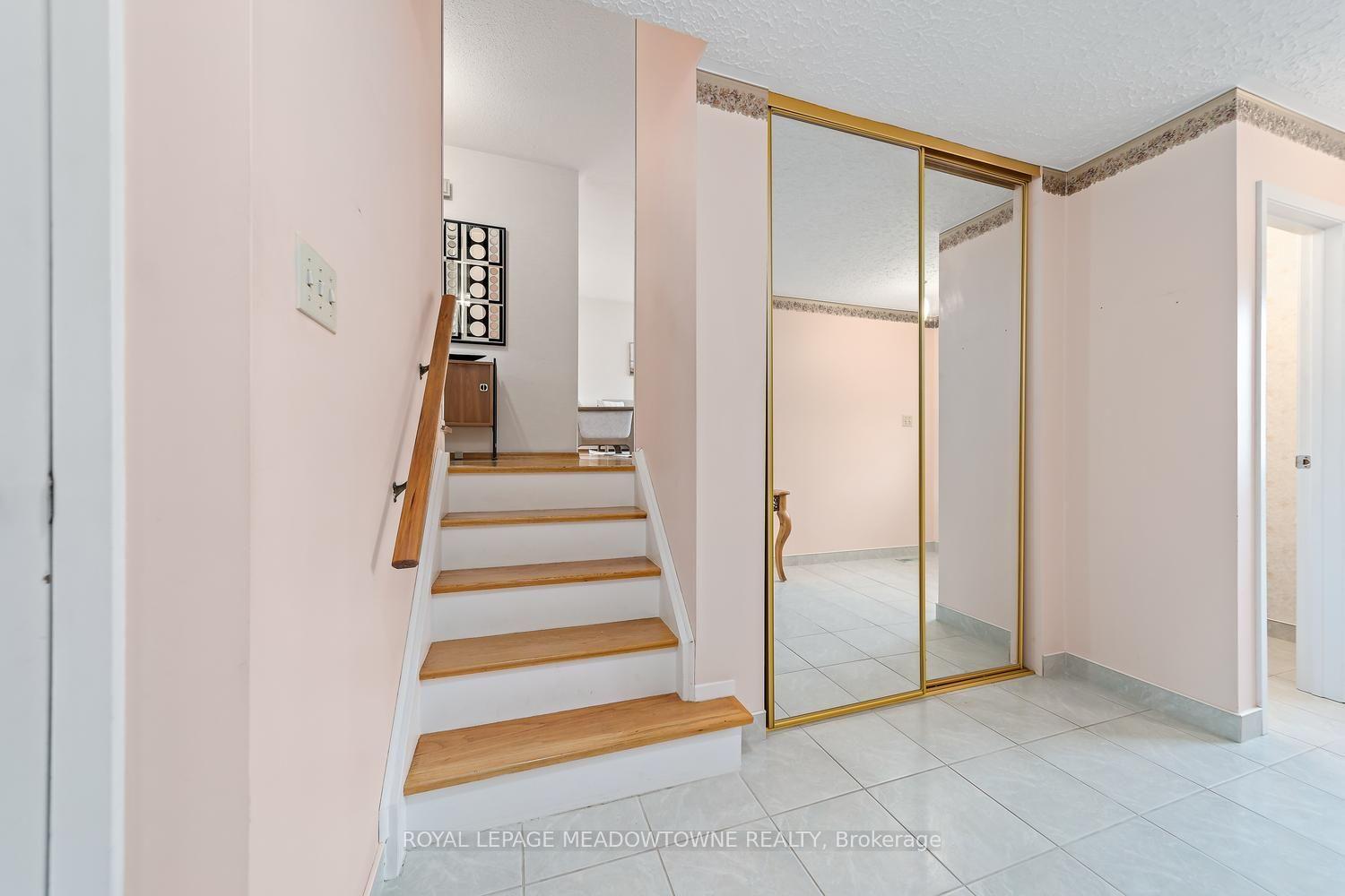 Photo 8 of 38 Jasper Crescent, Brampton, Northgate — HOMEH