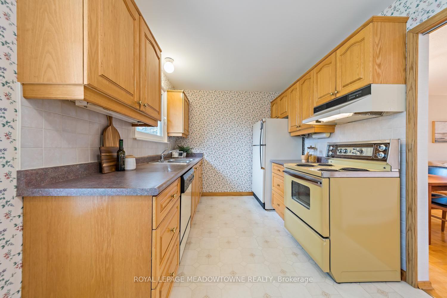 Photo 16 of 38 Jasper Crescent, Brampton, Northgate — HOMEH