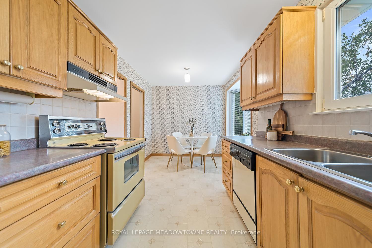 Photo 17 of 38 Jasper Crescent, Brampton, Northgate — HOMEH