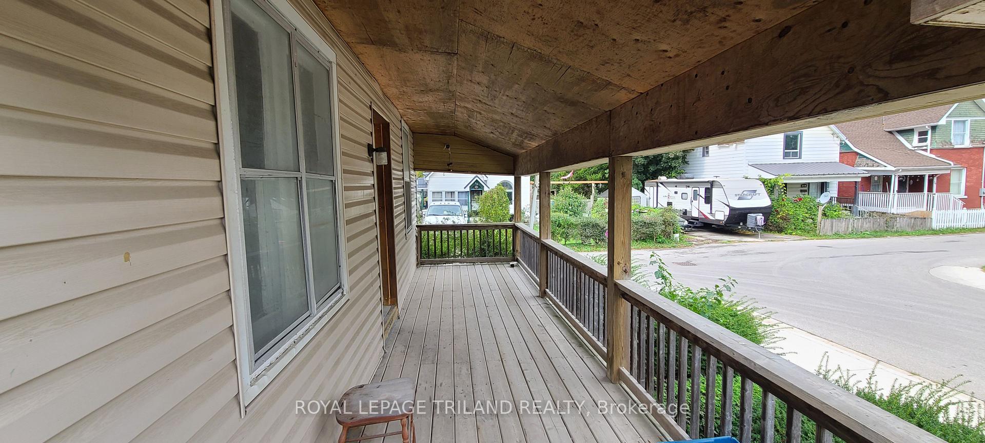 Photo 4 of 26 Eagle Street, St. Thomas — HOMEH