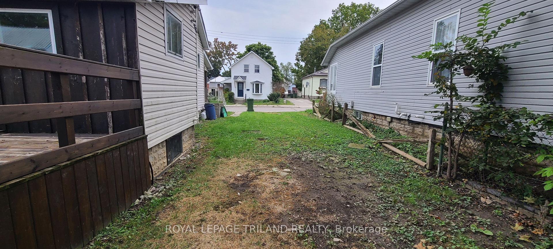 Photo 7 of 26 Eagle Street, St. Thomas — HOMEH