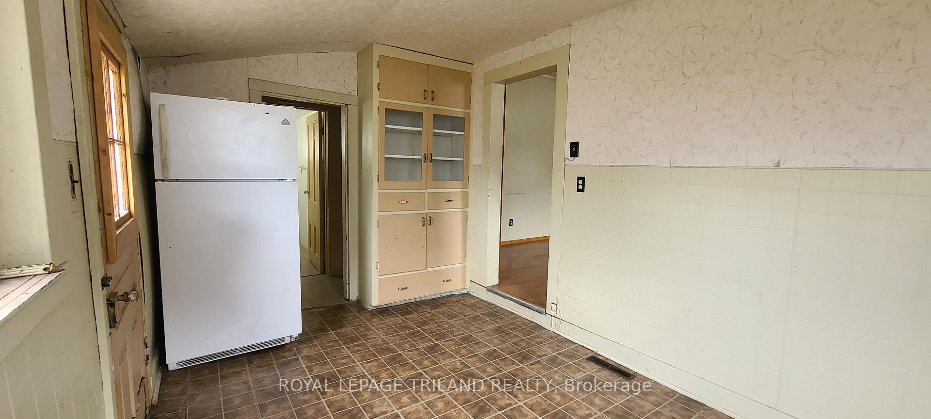 Photo 13 of 26 Eagle Street, St. Thomas — HOMEH