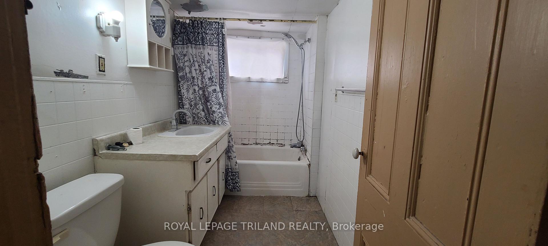 Photo 14 of 26 Eagle Street, St. Thomas — HOMEH