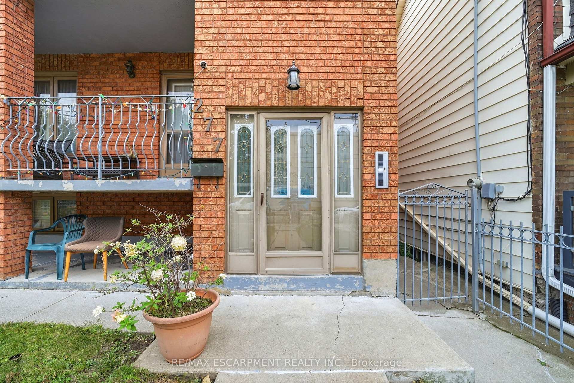 Photo 2 of 277 Harvie Avenue, Toronto, Caledonia-Fairbank — HOMEH