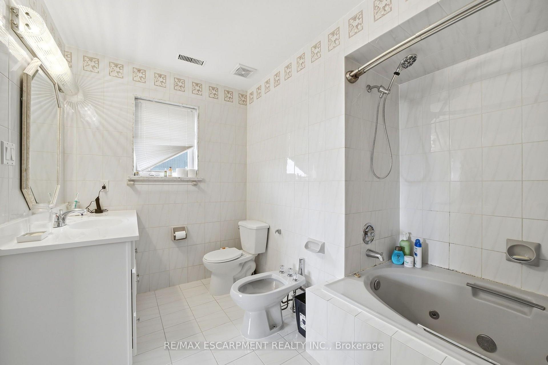 Photo 9 of 277 Harvie Avenue, Toronto, Caledonia-Fairbank — HOMEH
