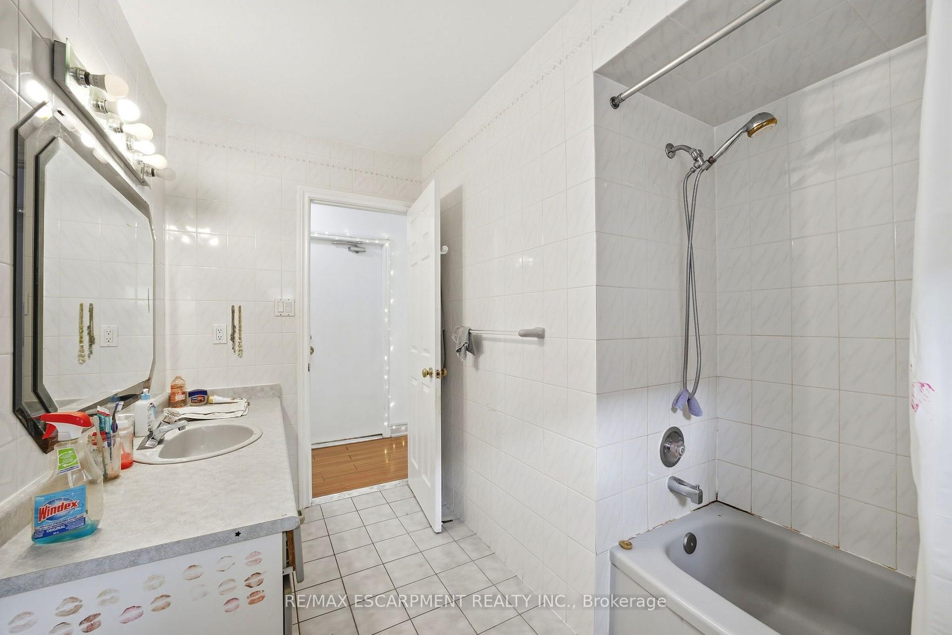 Photo 25 of 277 Harvie Avenue, Toronto, Caledonia-Fairbank — HOMEH