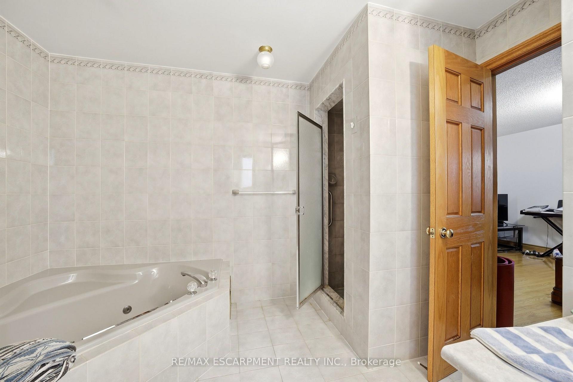 Photo 26 of 277 Harvie Avenue, Toronto, Caledonia-Fairbank — HOMEH