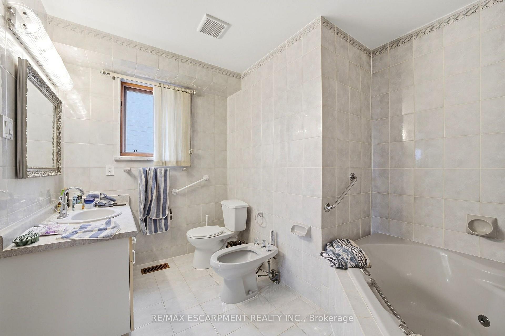 Photo 28 of 277 Harvie Avenue, Toronto, Caledonia-Fairbank — HOMEH