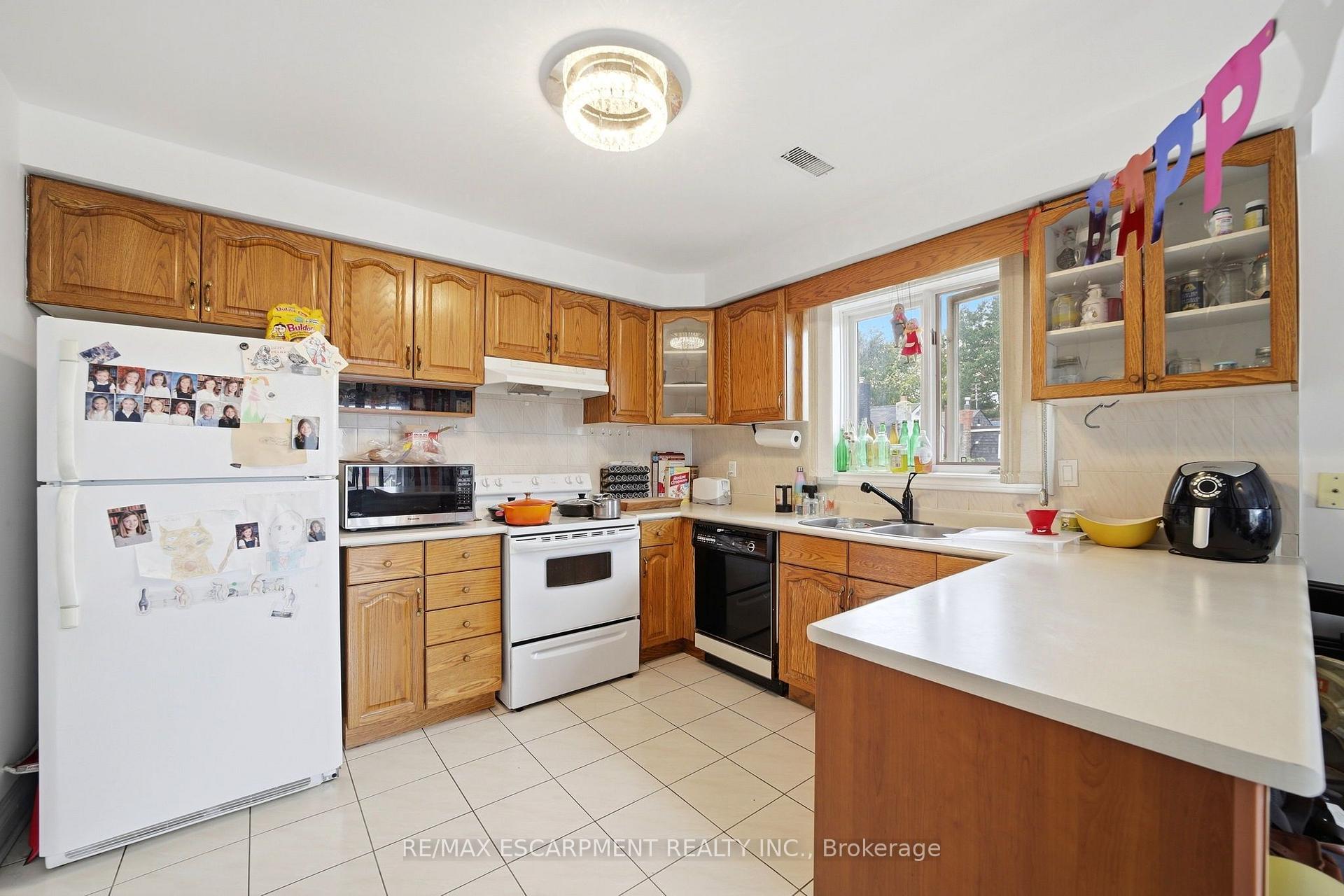 Photo 30 of 277 Harvie Avenue, Toronto, Caledonia-Fairbank — HOMEH