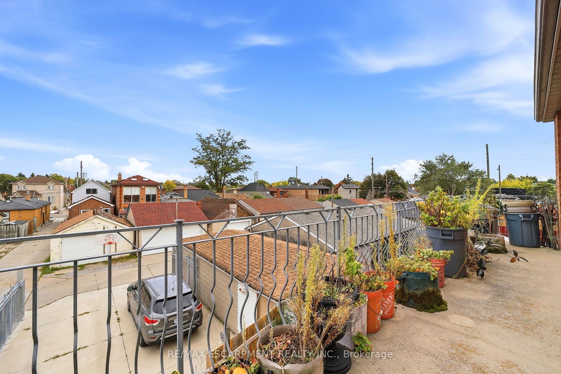 Photo 33 of 277 Harvie Avenue, Toronto, Caledonia-Fairbank — HOMEH