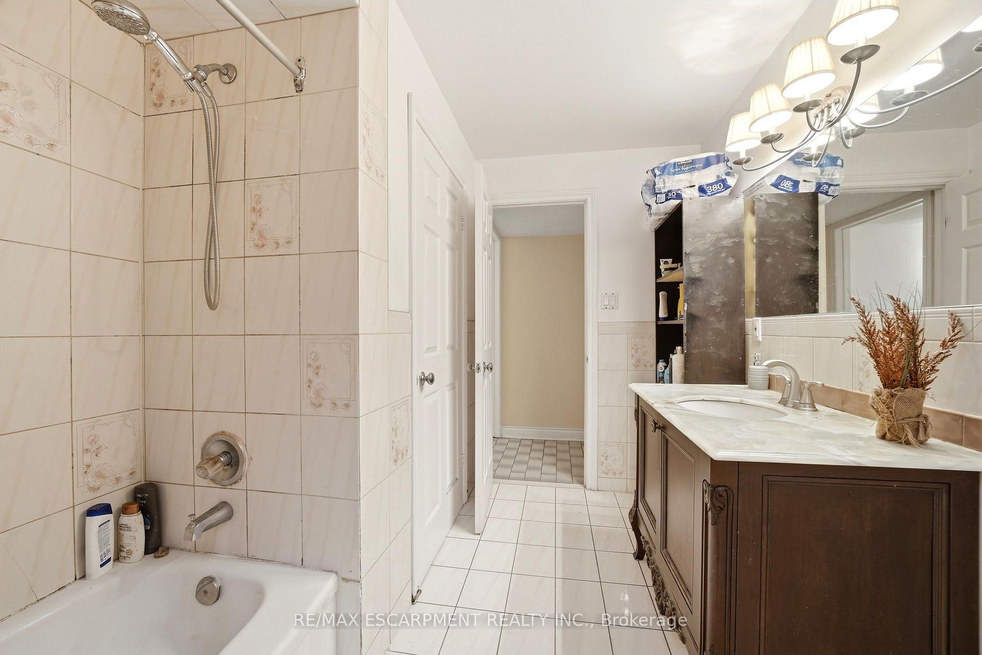 Photo 41 of 277 Harvie Avenue, Toronto, Caledonia-Fairbank — HOMEH