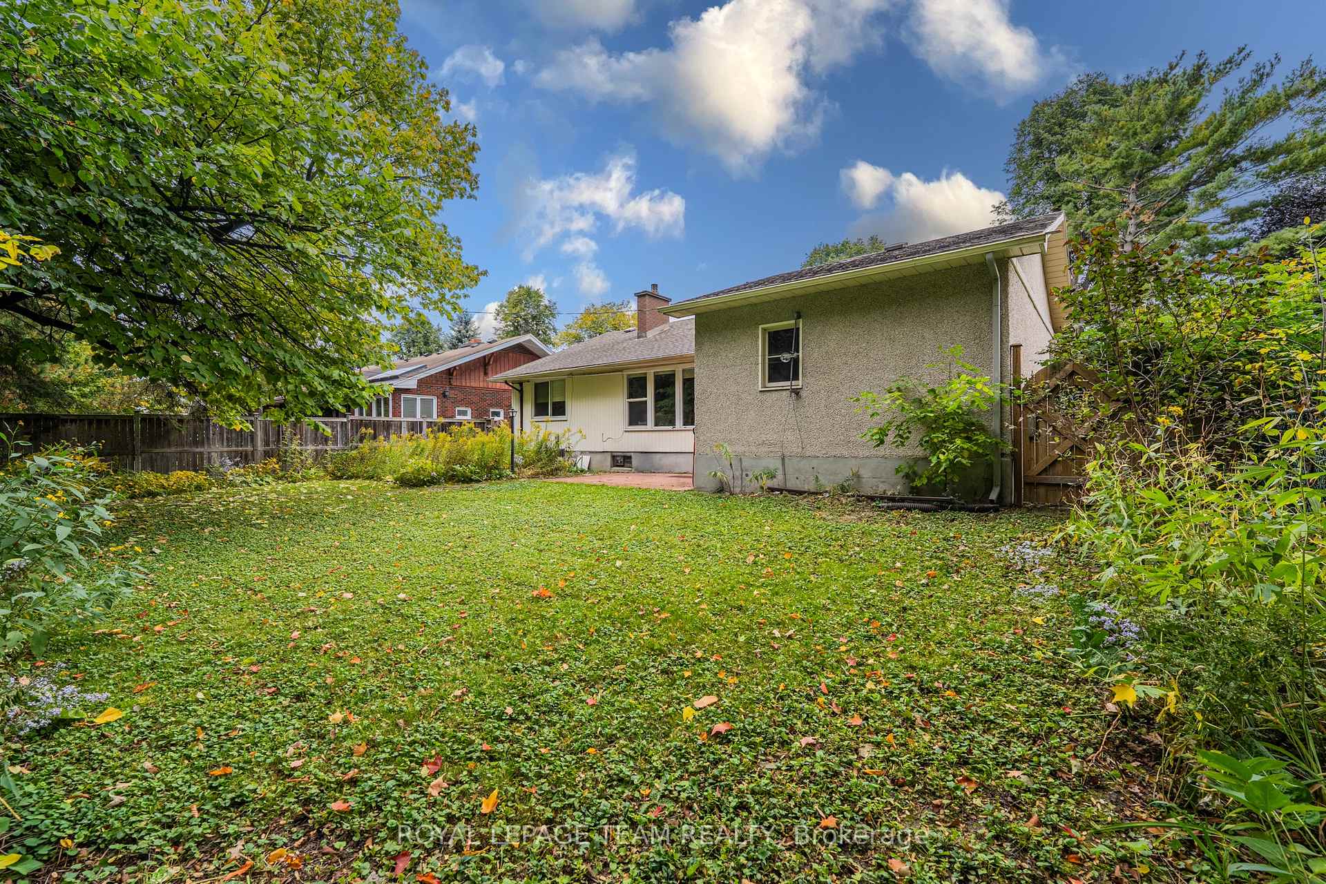 Photo 30 of 1210 Adirondack Drive, Ottawa, Kenson Park — HOMEH