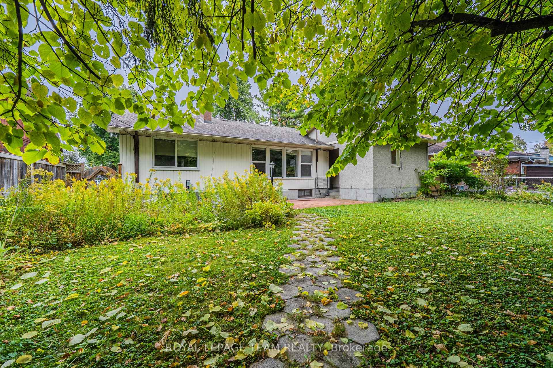 Photo 31 of 1210 Adirondack Drive, Ottawa, Kenson Park — HOMEH