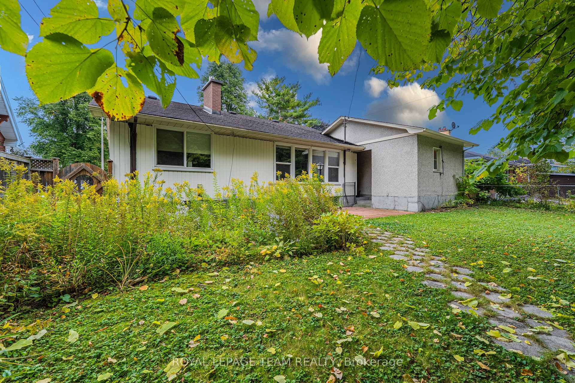 Photo 32 of 1210 Adirondack Drive, Ottawa, Kenson Park — HOMEH