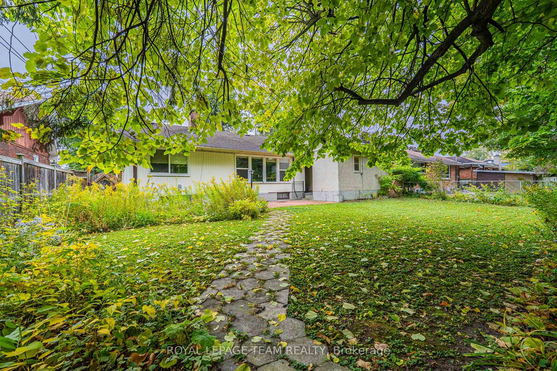 Photo 33 of 1210 Adirondack Drive, Ottawa, Kenson Park — HOMEH