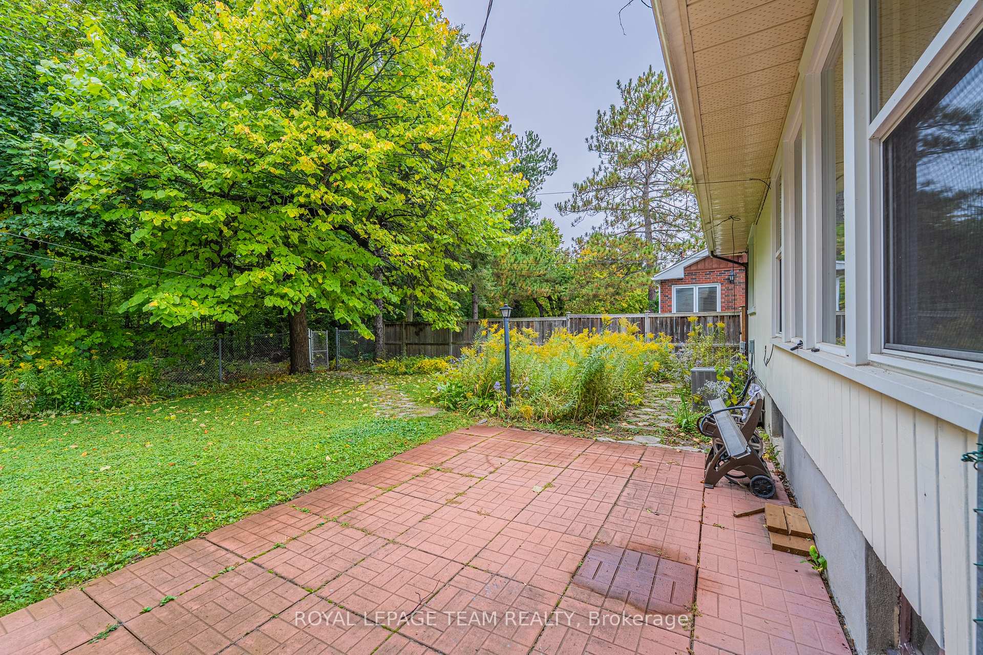 Photo 34 of 1210 Adirondack Drive, Ottawa, Kenson Park — HOMEH