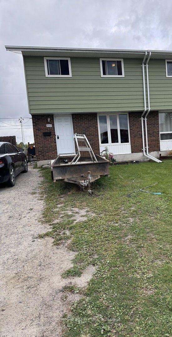 Photo of 843 Suzanne Street