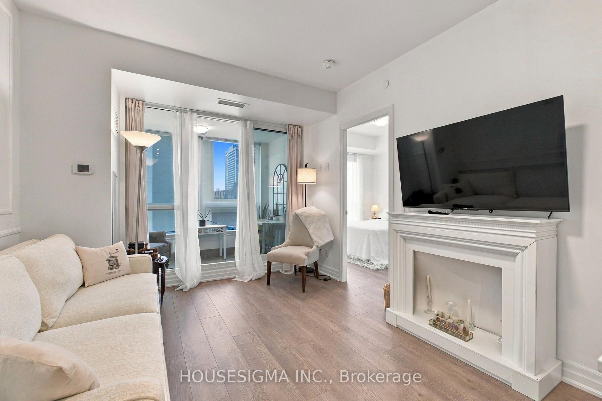 Photo 9 of Unit 705, 9085 Jane Street, Vaughan, Concord — HOMEH