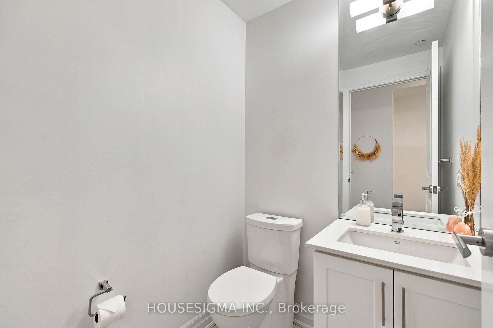 Photo 12 of Unit 705, 9085 Jane Street, Vaughan, Concord — HOMEH