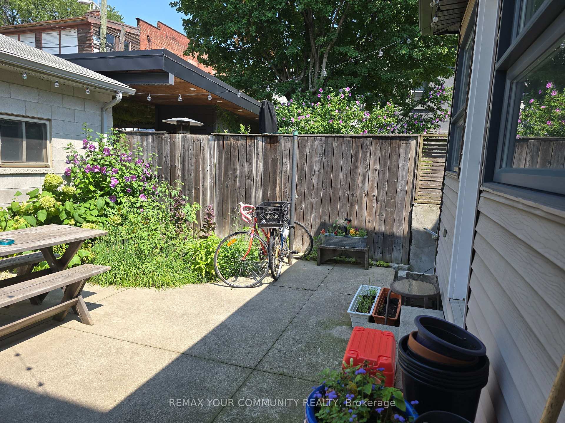 Photo 16 of Unit Lower, 10 Ulster Street, Toronto, University — HOMEH
