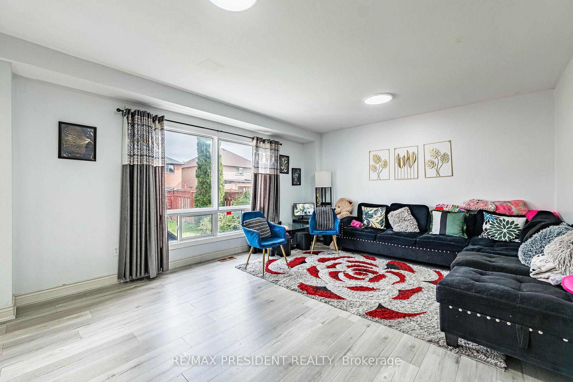 Photo 9 of 69 Sunny Meadow Boulevard, Brampton, Sandringham-Wellington — HOMEH