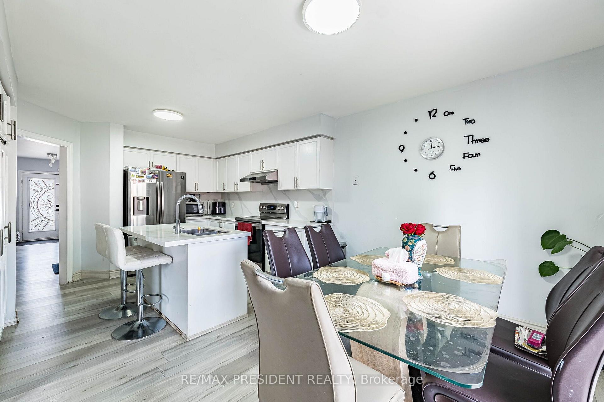 Photo 13 of 69 Sunny Meadow Boulevard, Brampton, Sandringham-Wellington — HOMEH