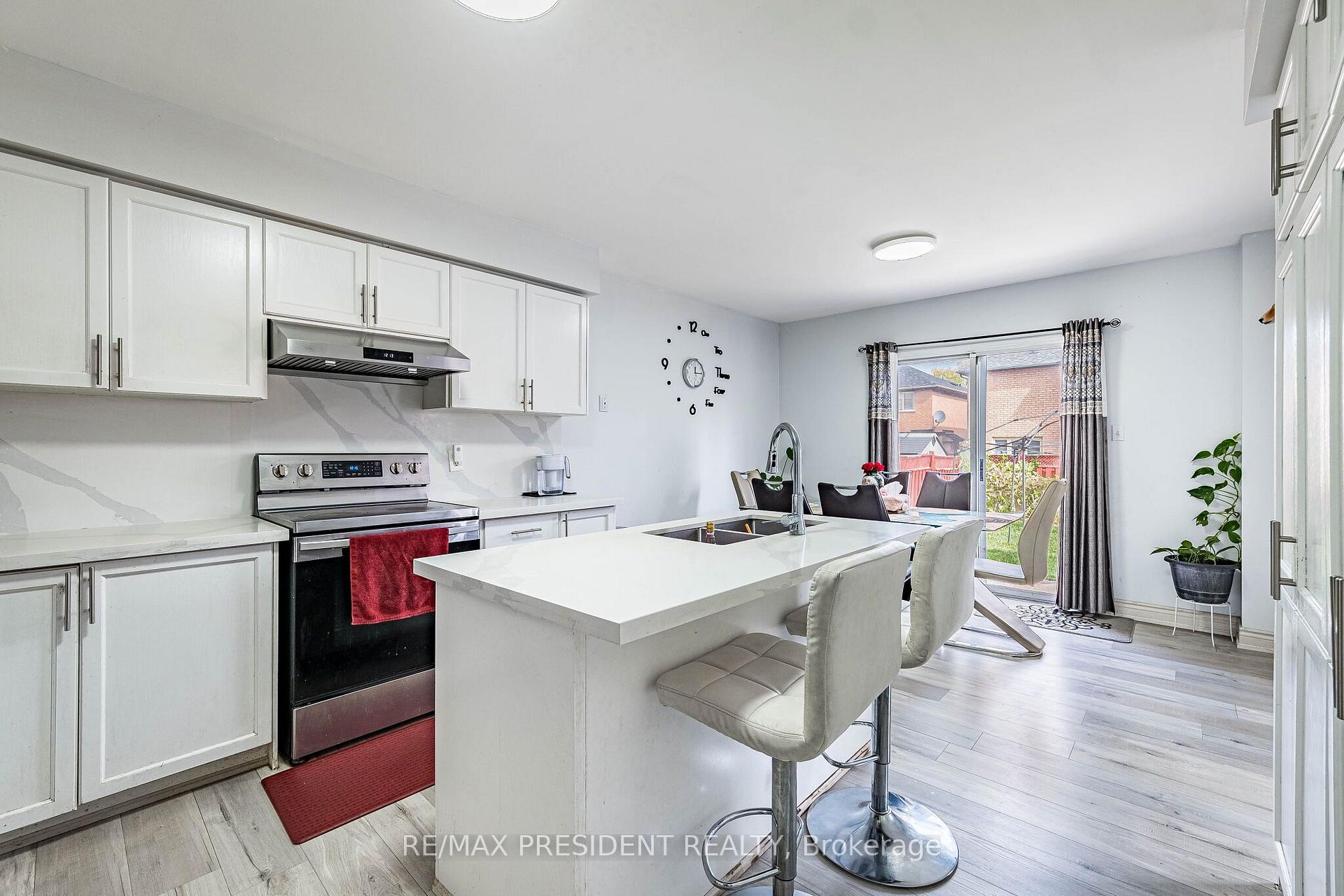 Photo 17 of 69 Sunny Meadow Boulevard, Brampton, Sandringham-Wellington — HOMEH