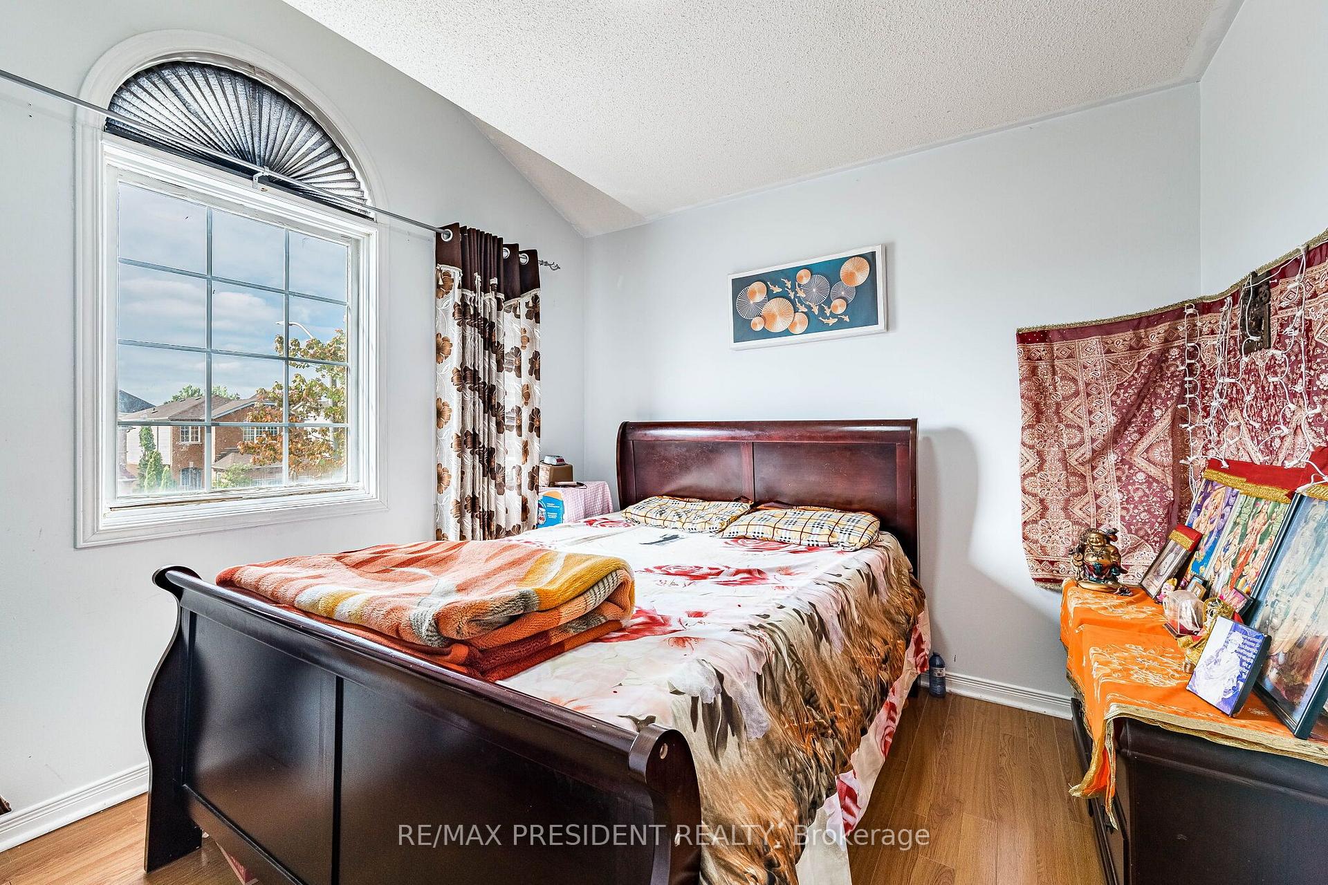 Photo 20 of 69 Sunny Meadow Boulevard, Brampton, Sandringham-Wellington — HOMEH