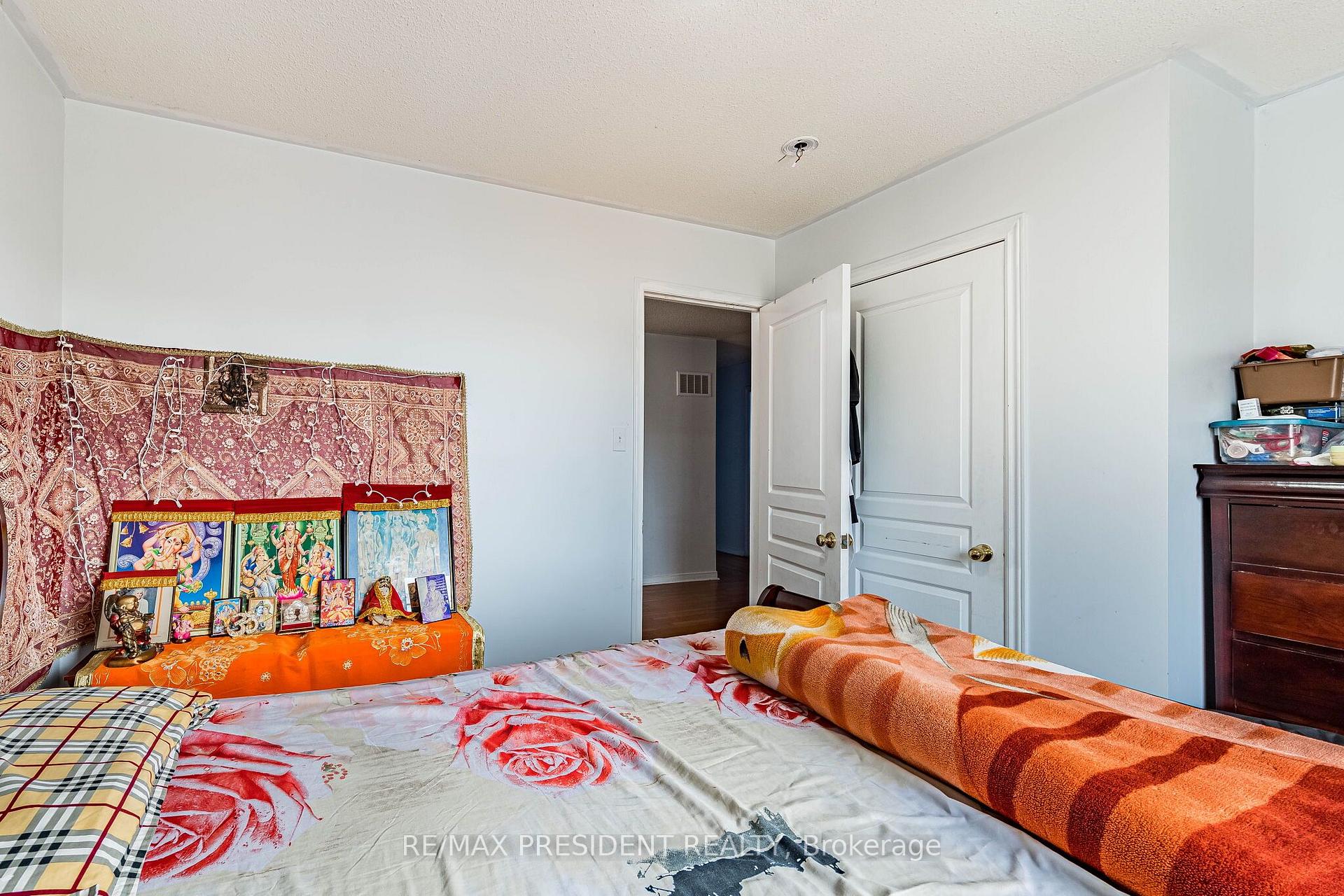 Photo 25 of 69 Sunny Meadow Boulevard, Brampton, Sandringham-Wellington — HOMEH