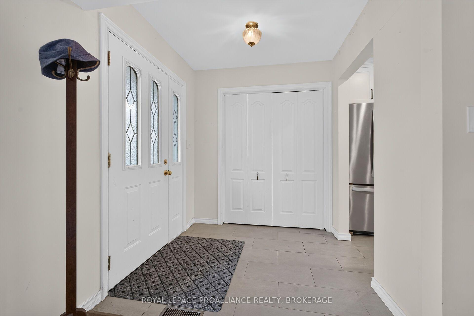 Photo 5 of 383 Bernice Drive, Kingston, City SouthWest — HOMEH