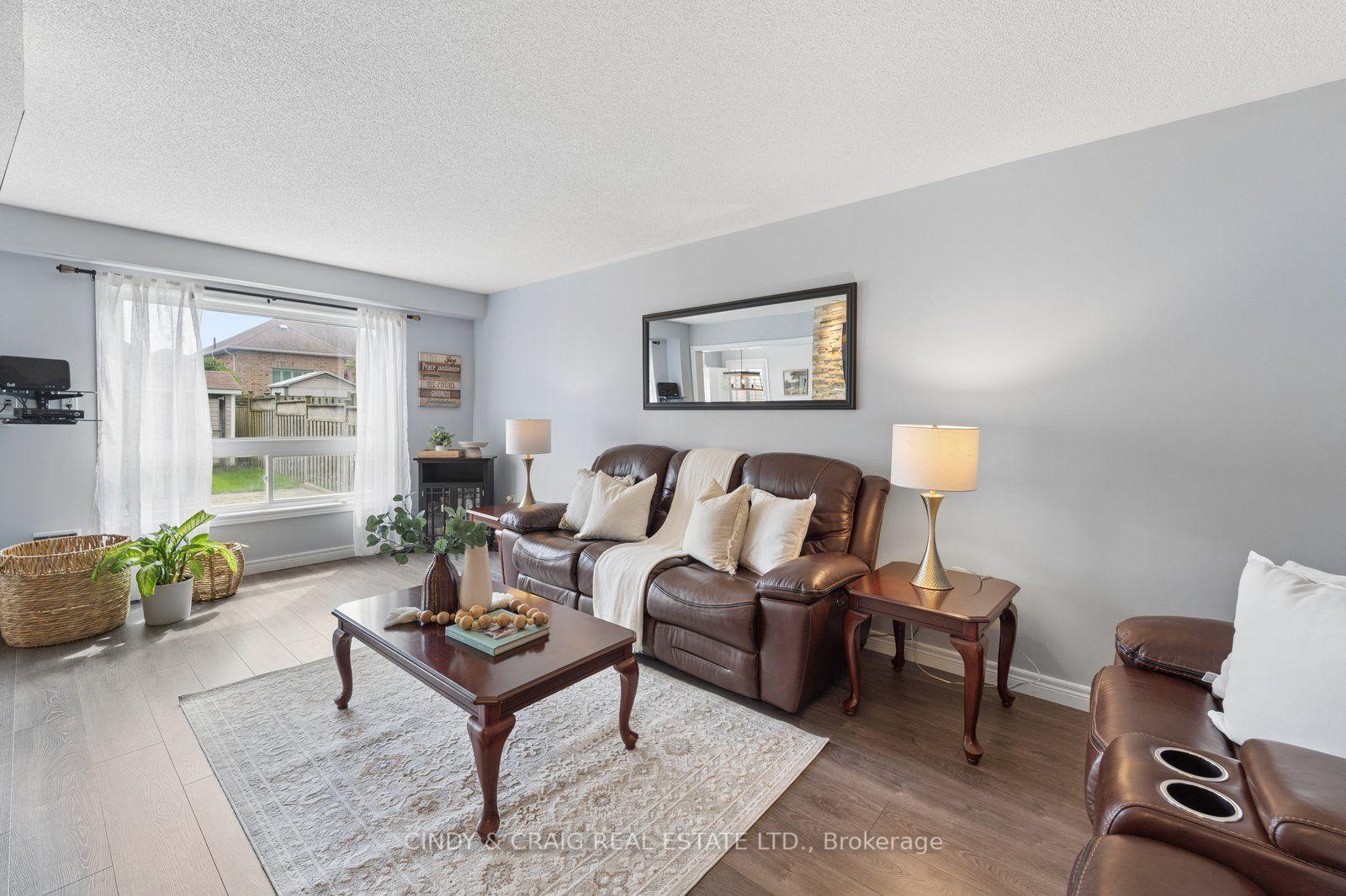 Photo 3 of 208 Cornish Drive, Clarington, Courtice — HOMEH