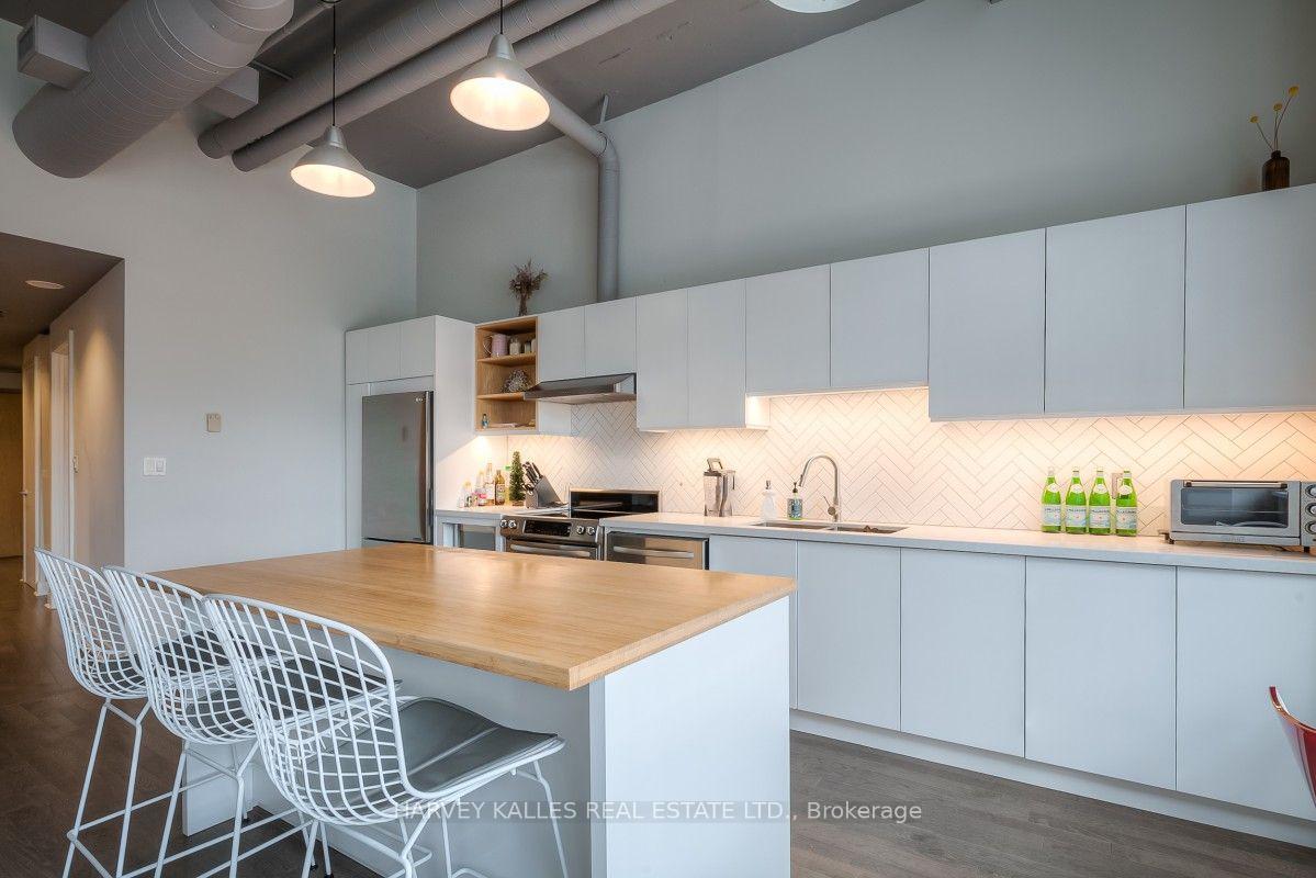 Photo of Unit 608, 700 king Street W