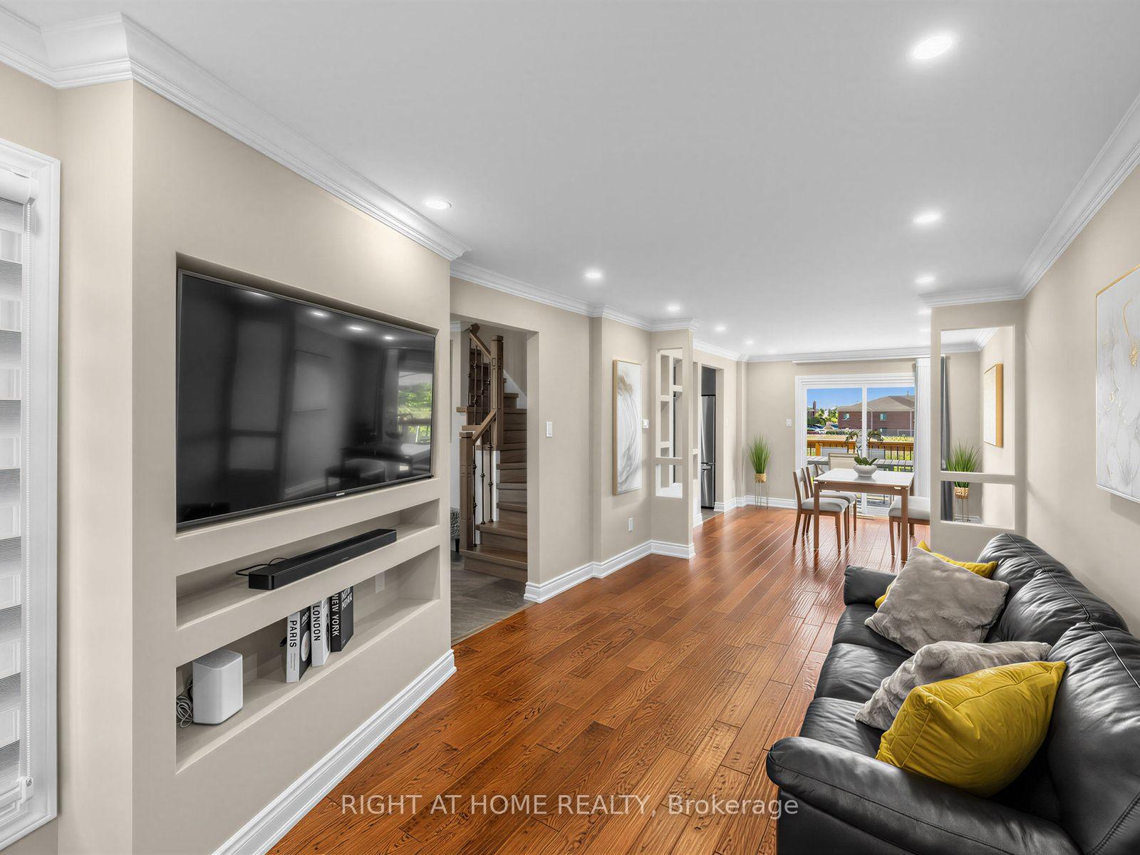 Photo 3 of 67 Bigham Crescent, Etobicoke, Eringate-Centennial-West Deane — HOMEH