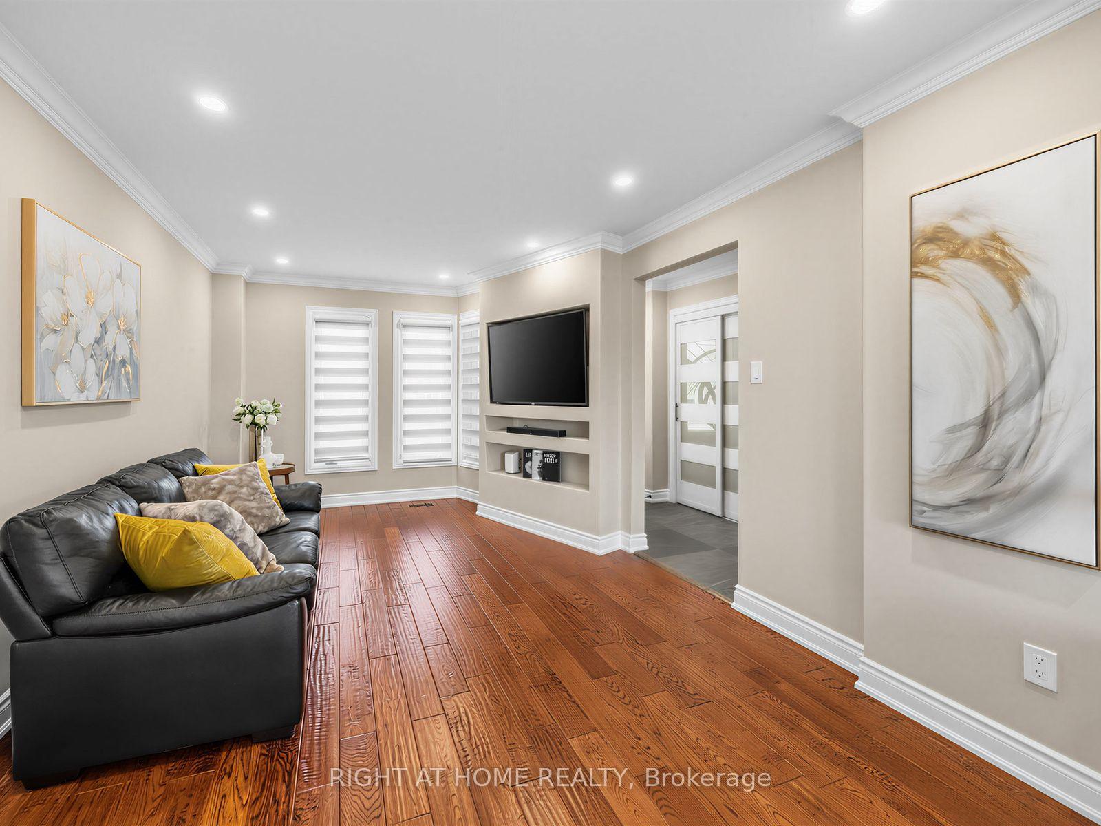 Photo 7 of 67 Bigham Crescent, Etobicoke, Eringate-Centennial-West Deane — HOMEH