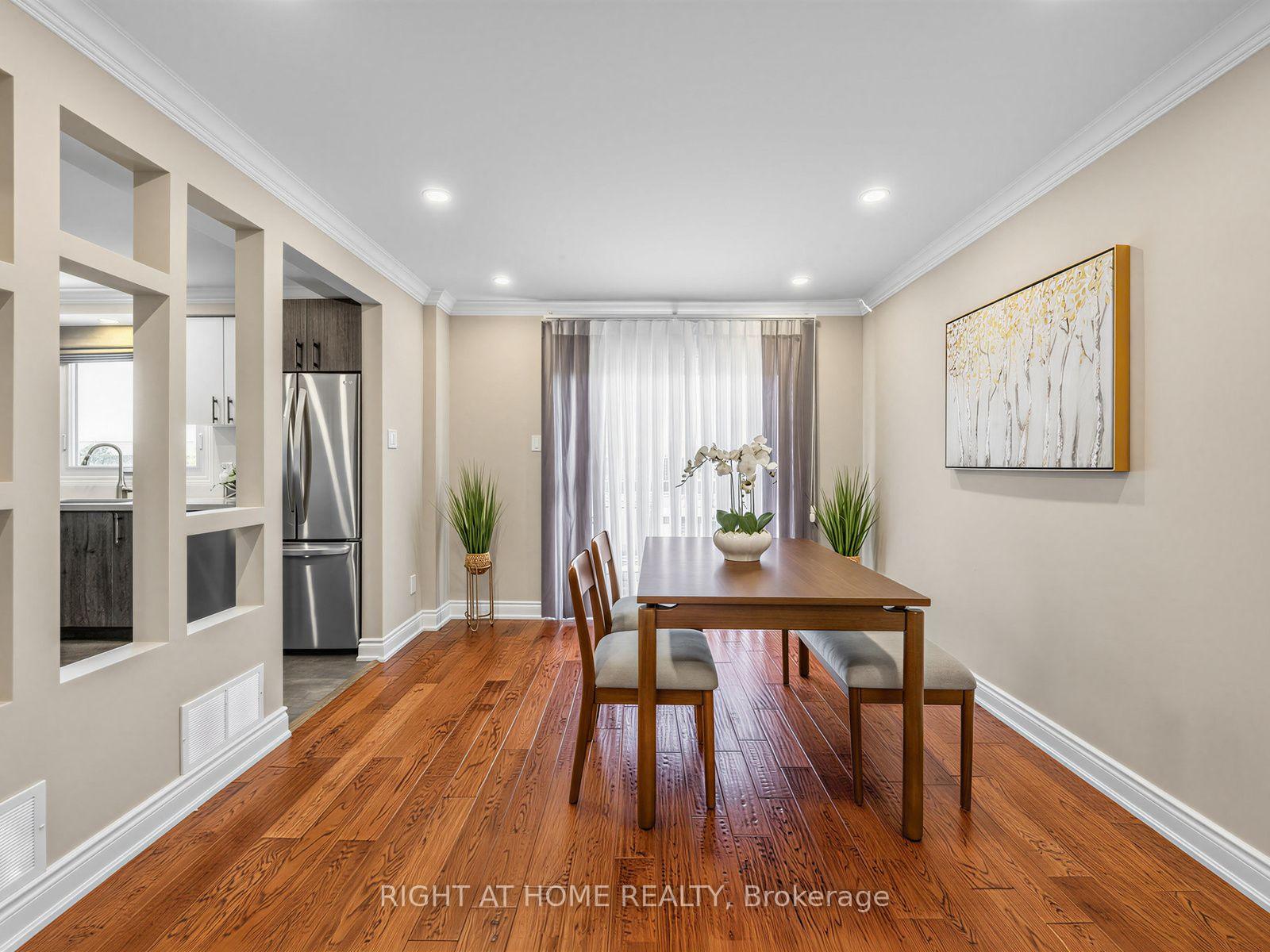 Photo 10 of 67 Bigham Crescent, Etobicoke, Eringate-Centennial-West Deane — HOMEH