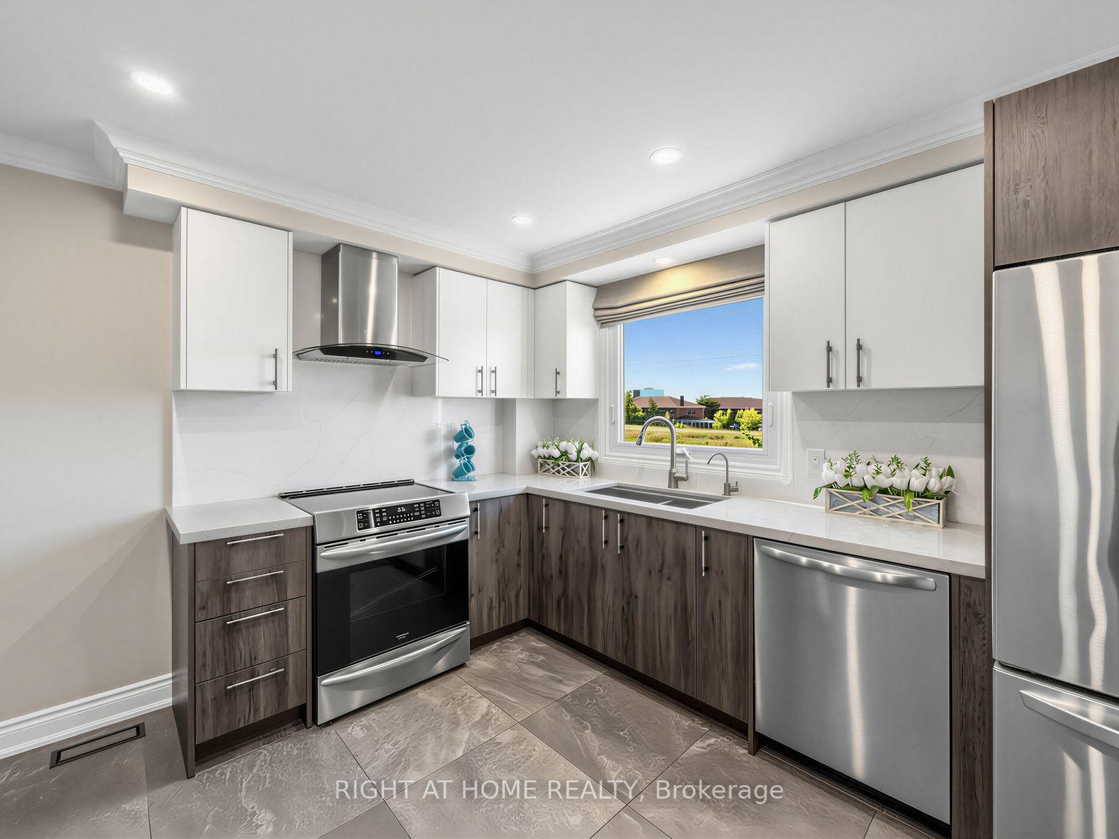 Photo 12 of 67 Bigham Crescent, Etobicoke, Eringate-Centennial-West Deane — HOMEH