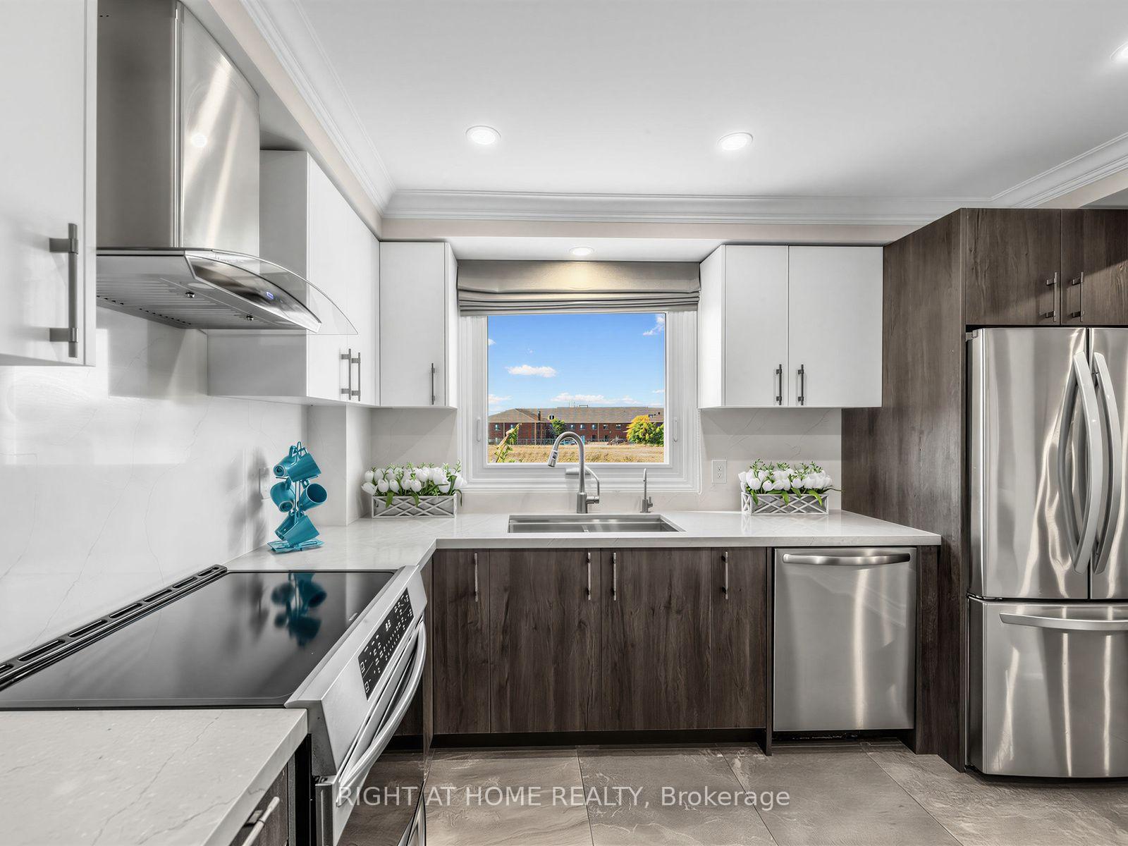 Photo 13 of 67 Bigham Crescent, Etobicoke, Eringate-Centennial-West Deane — HOMEH