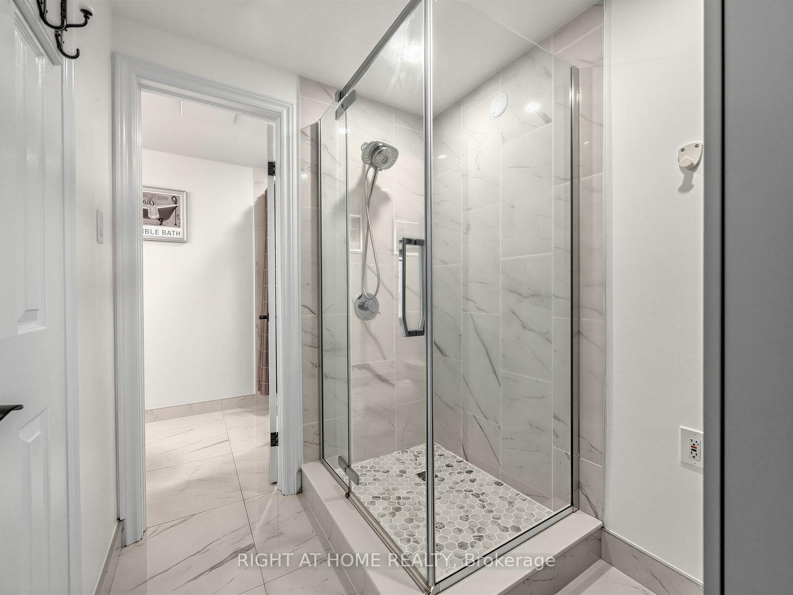 Photo 25 of 67 Bigham Crescent, Etobicoke, Eringate-Centennial-West Deane — HOMEH
