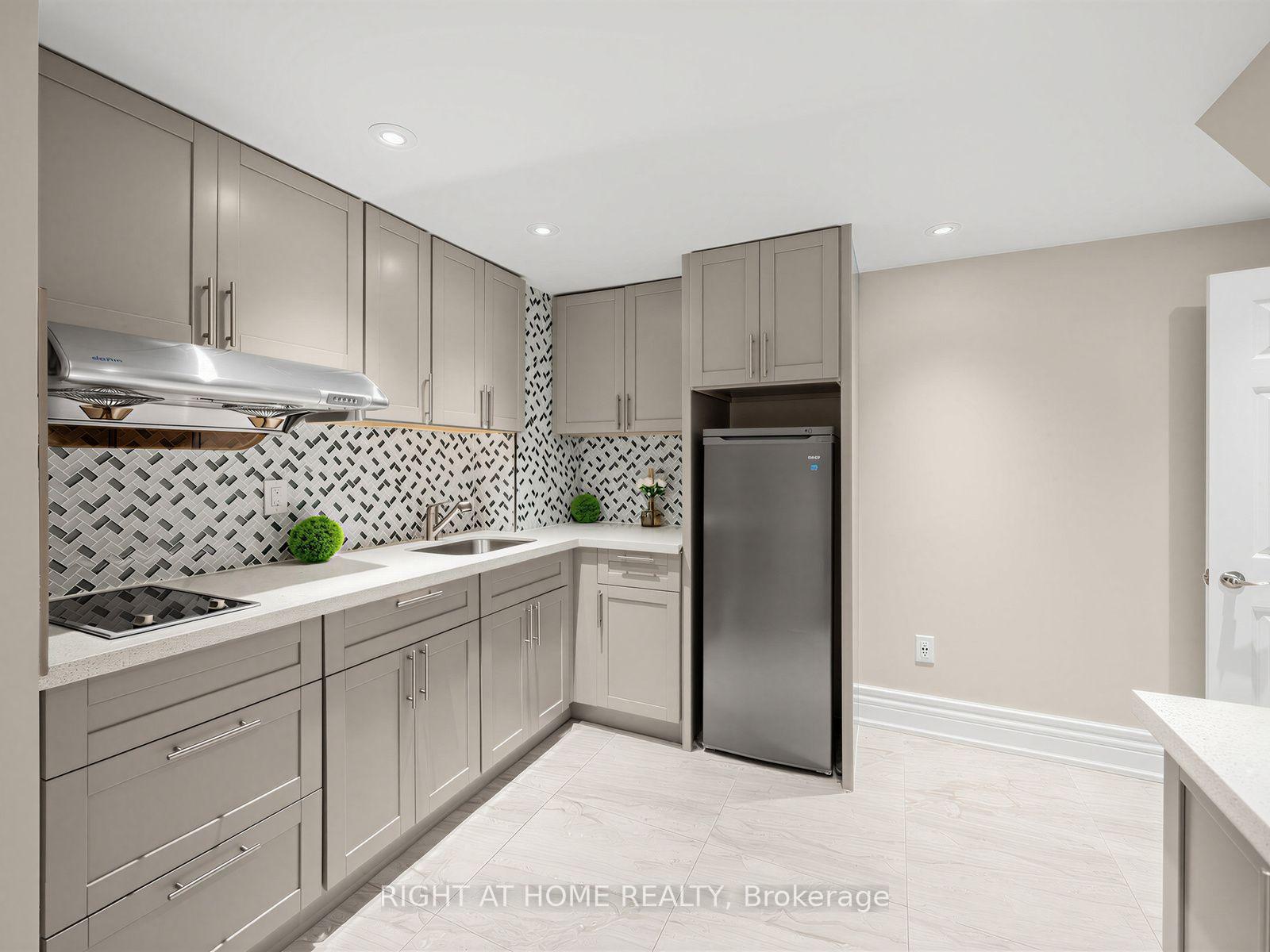 Photo 26 of 67 Bigham Crescent, Etobicoke, Eringate-Centennial-West Deane — HOMEH