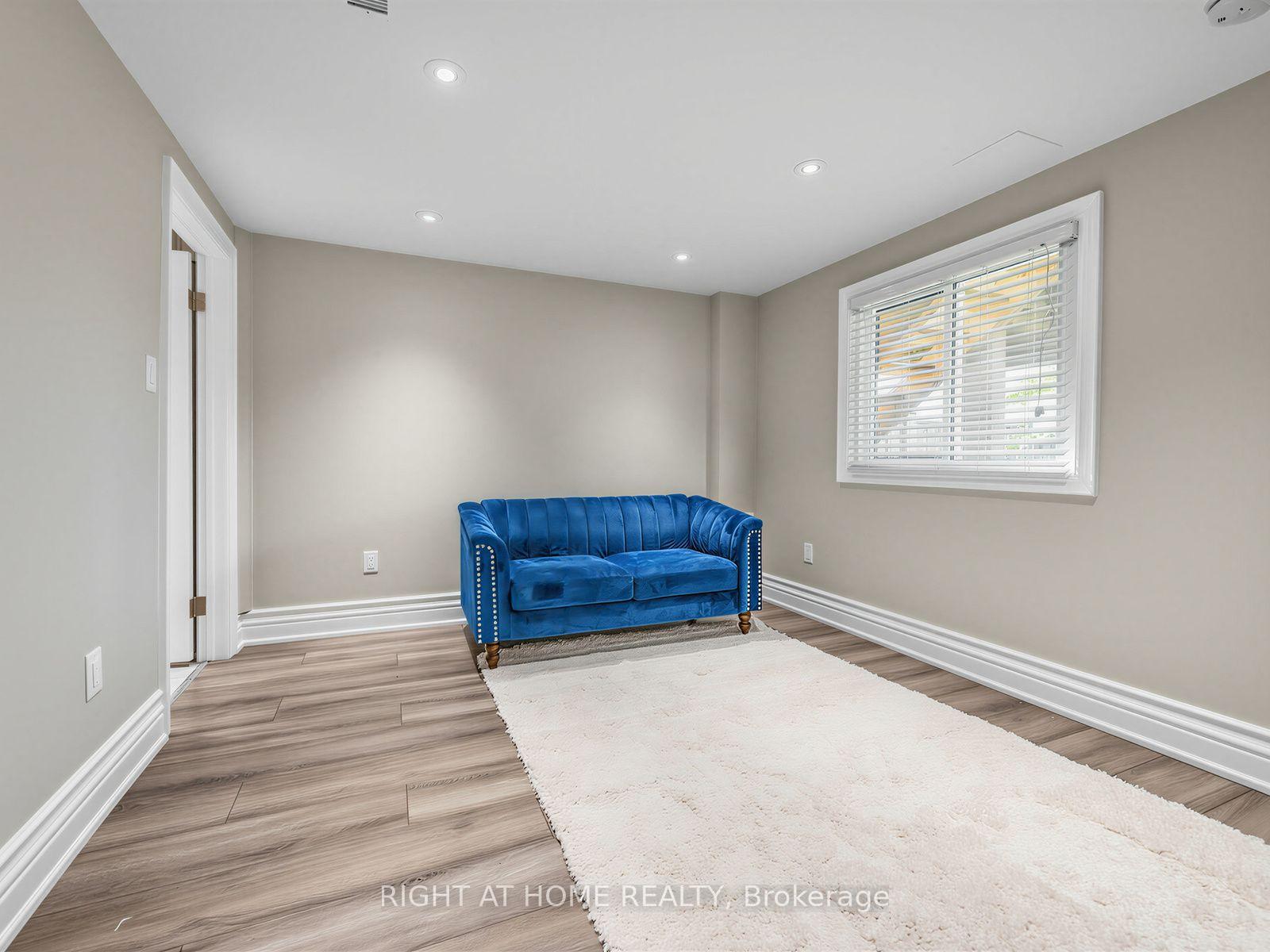 Photo 29 of 67 Bigham Crescent, Etobicoke, Eringate-Centennial-West Deane — HOMEH