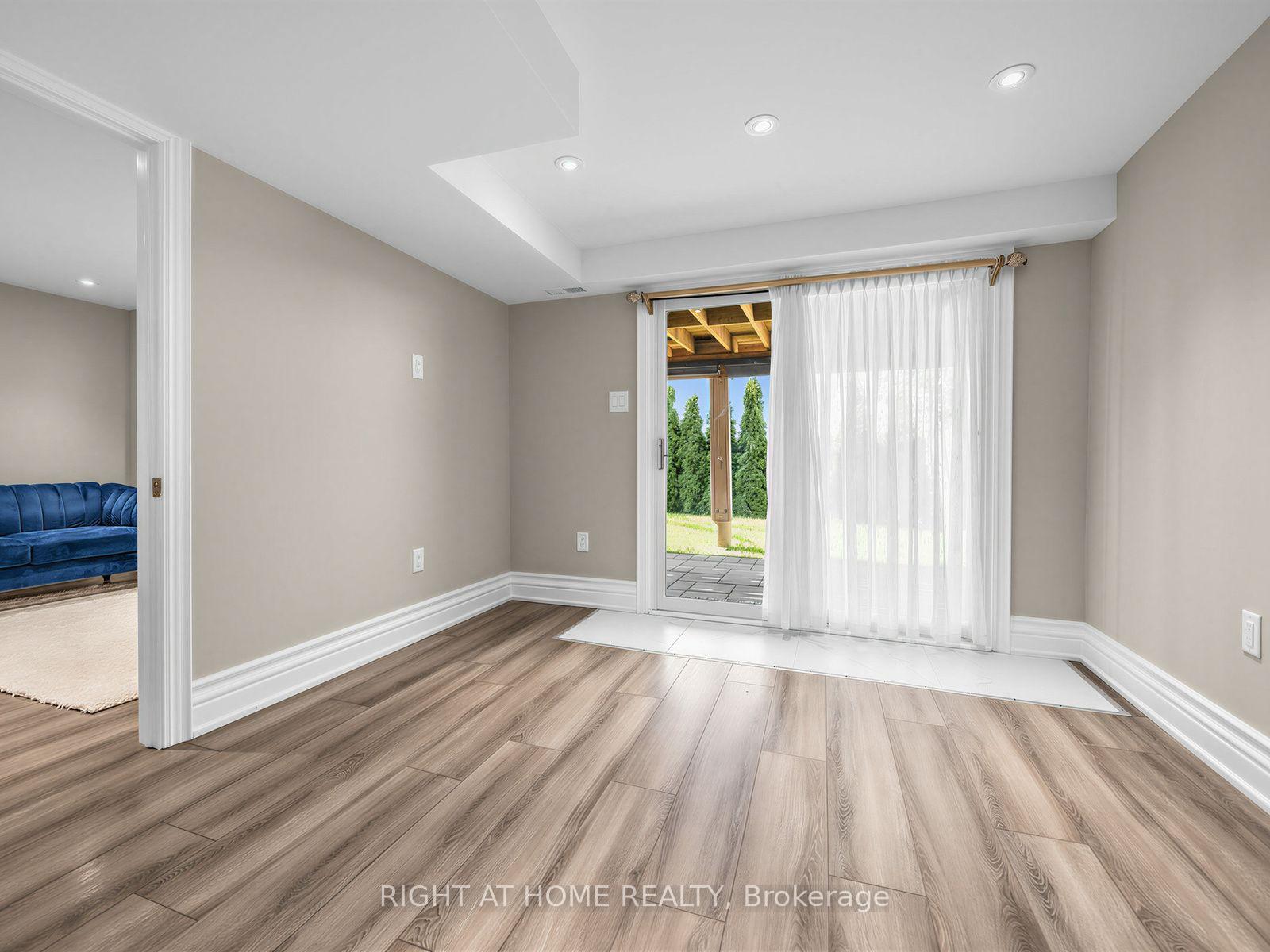 Photo 32 of 67 Bigham Crescent, Etobicoke, Eringate-Centennial-West Deane — HOMEH