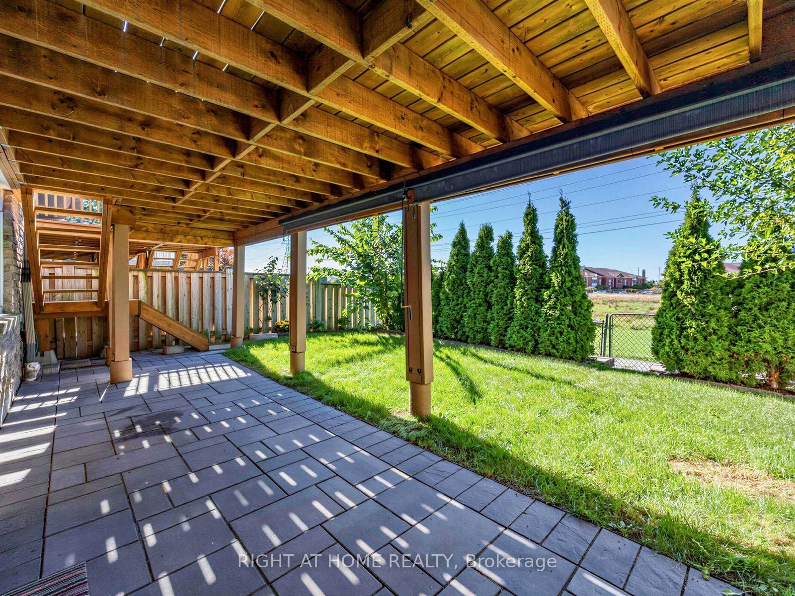 Photo 33 of 67 Bigham Crescent, Etobicoke, Eringate-Centennial-West Deane — HOMEH